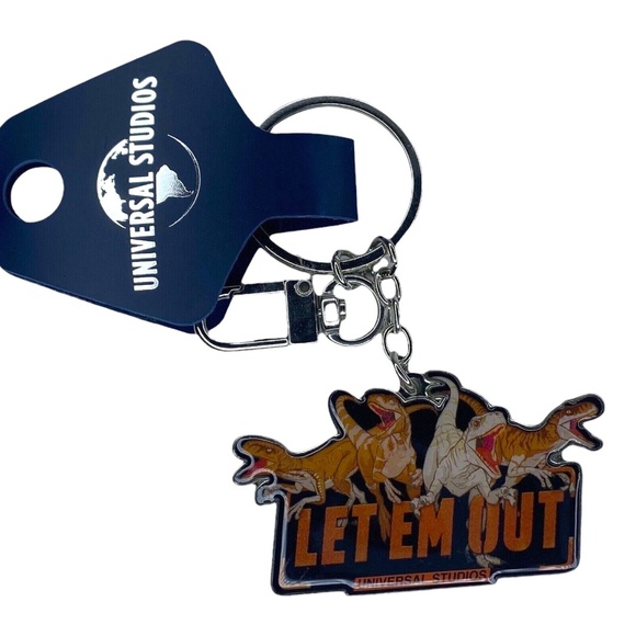 Universal Studios Jurassic World Malta "LET EM OUT" Keychain - Picture 2 of 2